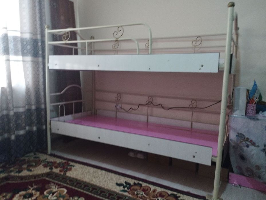 Kattalar  va bolalar uchun Kravat sotiladi