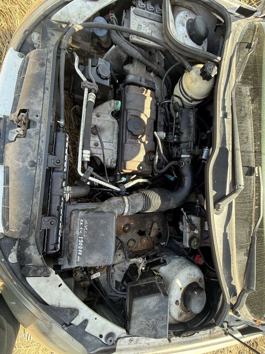 Пежо 206 1.2 60 кс  2001г на части