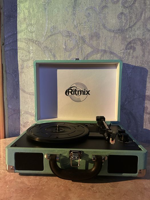 Виниловый проигрыватель Ritmix LP-160B