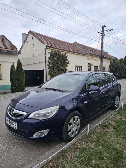 Opel Astra J (Sports Tourer)