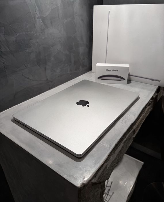 Apple MacBook Air 15" M3 / 8GB / 256GB SSD