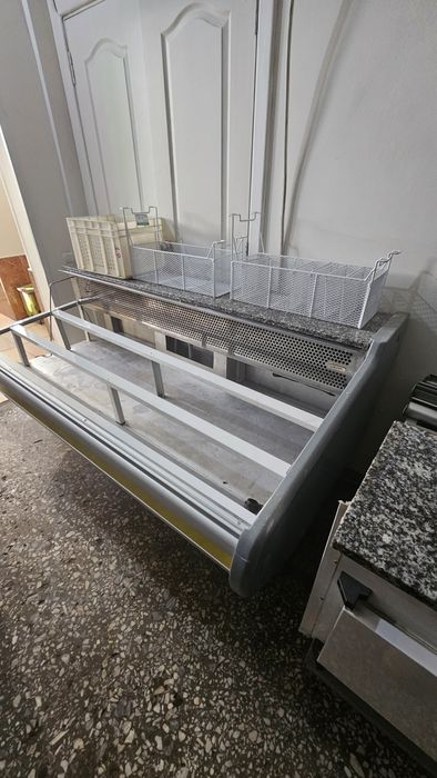 Витринный холодильники срочно