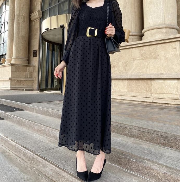 Платье черного цвета