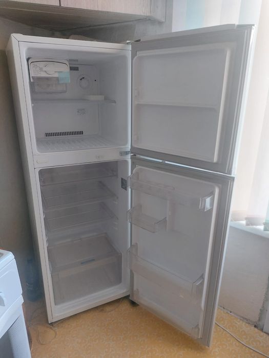 Продам холодильник LG