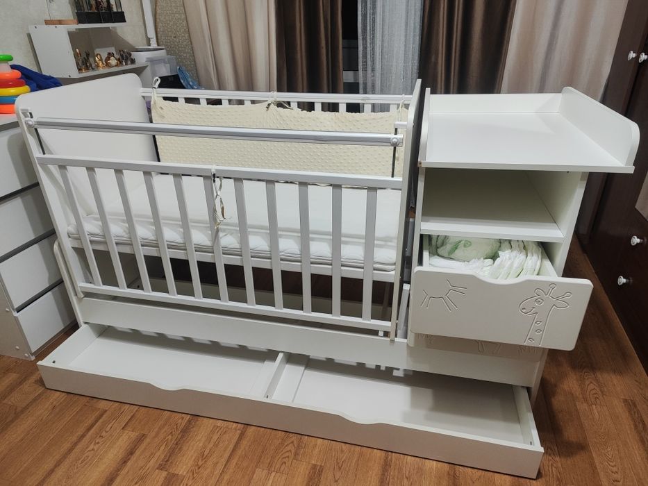 Детская кроватка