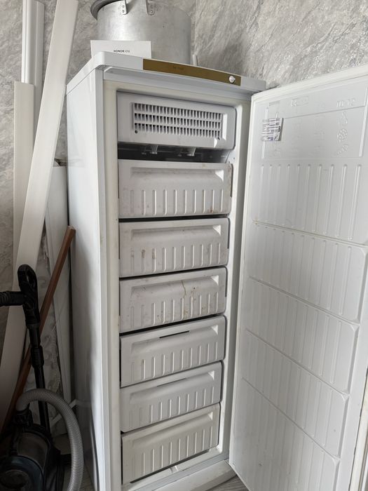 Морозильник INDESIT