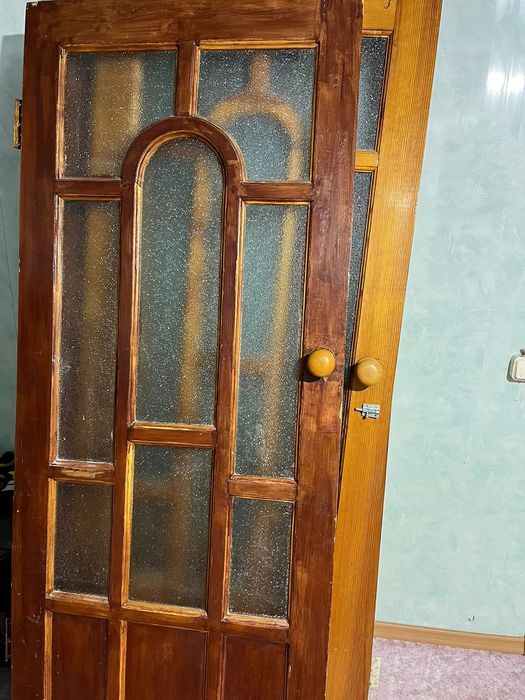 Двери деревянные