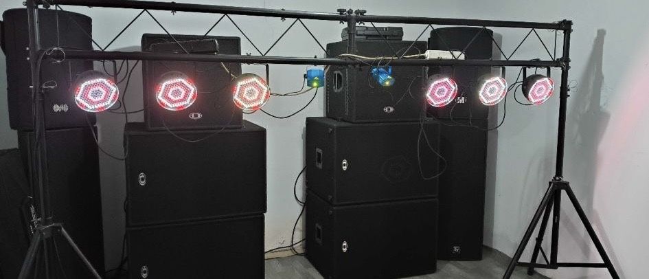 Vand schela de lumini cu 6 par led si dmx 512