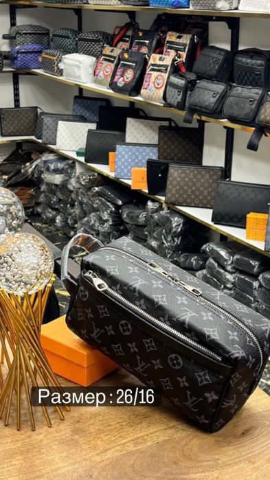Мъжка чанта / Мъжки чанти Louis vuitton / Hugo /  портмонета / несесер