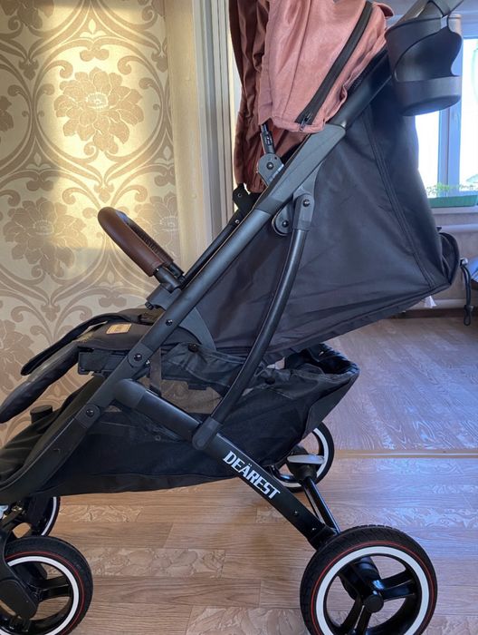 Продам прогулочную всесезонную коляску