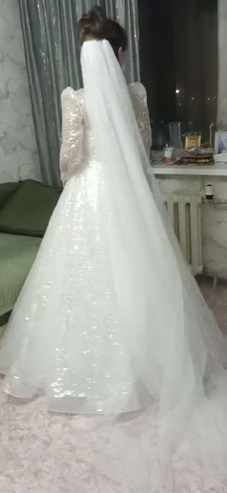 Продам шикарное свадебное платье