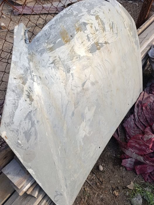 Продам капот тайота35