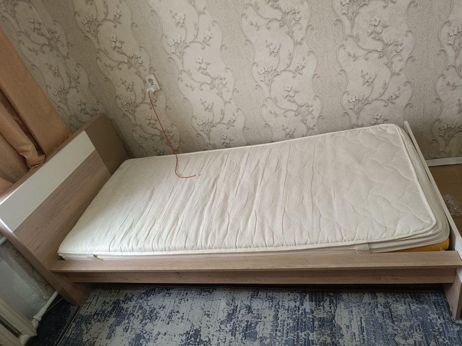 Продам кровать .