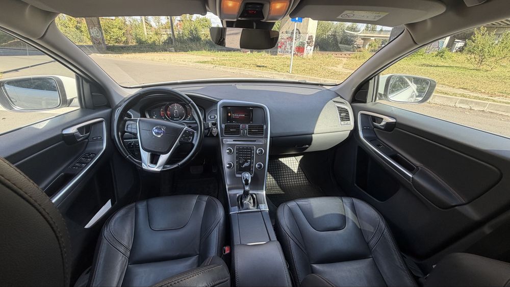 VOLVO XC60 2015 — imagine 5