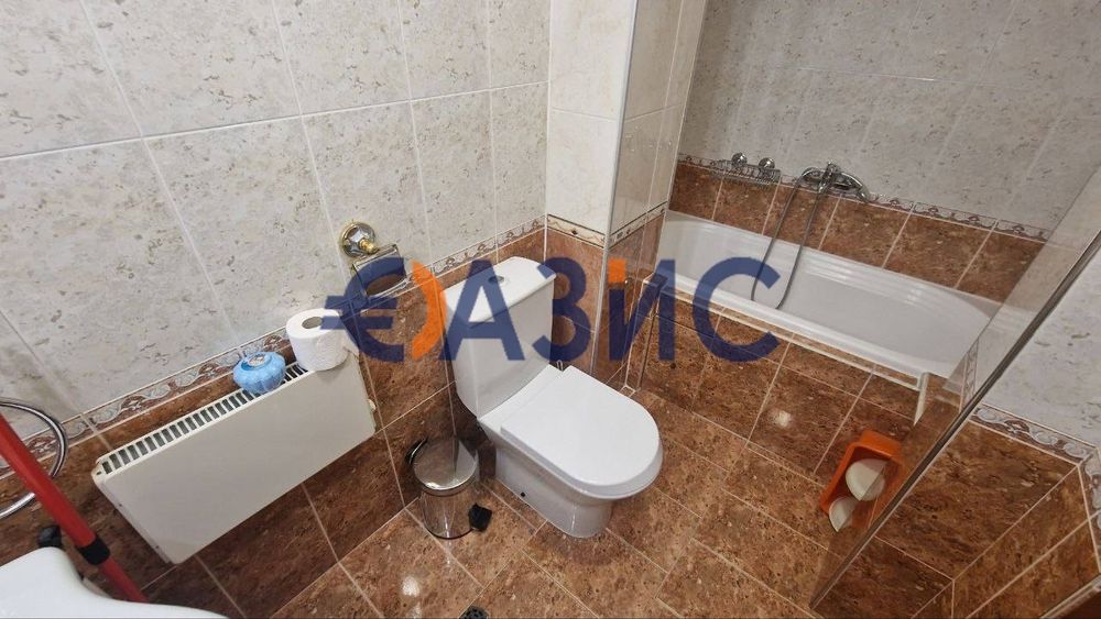 Тристаен апартамент с камина, Несебър, България, 120 кв. м. + гараж