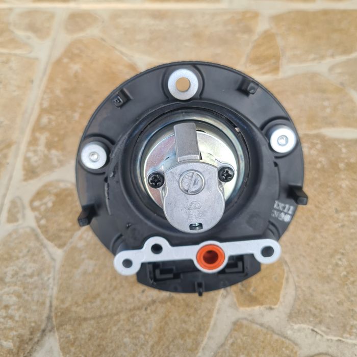 Vând capac rezervor Yamaha r6 2020