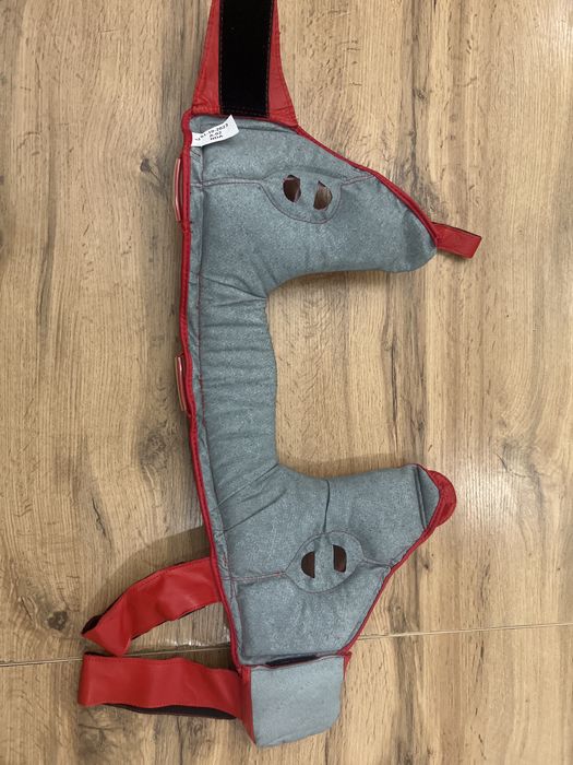 Подам оригенальный шлем adidas