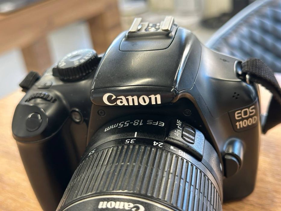Canon  EOS 1100D