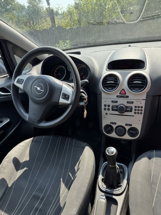 Opel corsa 1.2 benzina stare foarte buna !