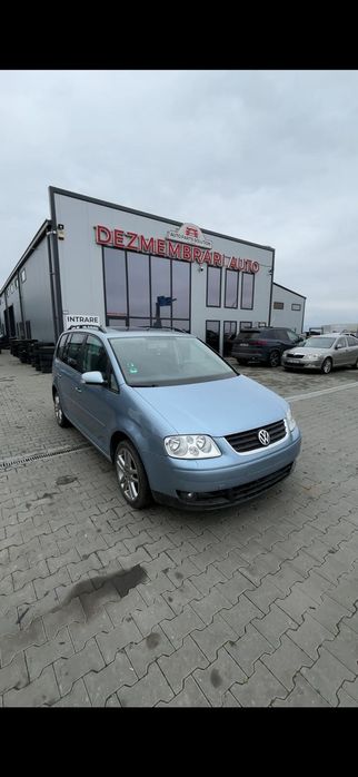 Dezmembram Volkswagen Touran 1.9 TDI (BLS) din 2007