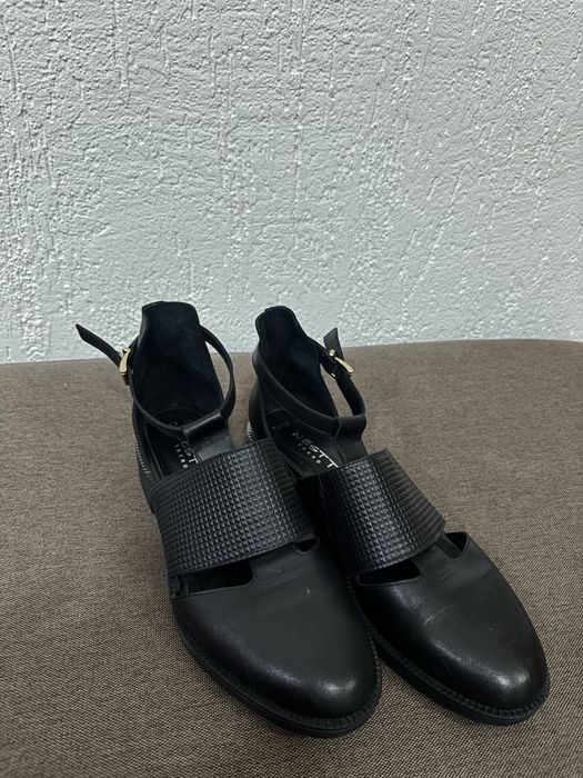 Продам кожанные туфли 40 размера