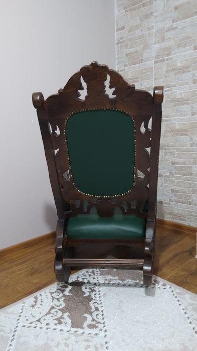 Кралски люлеещ стол