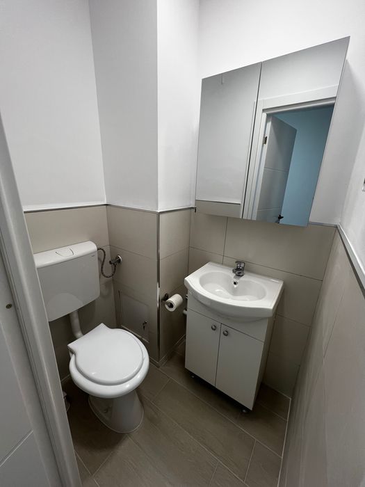 Inchiriez apartament parter 77mp, Renovat