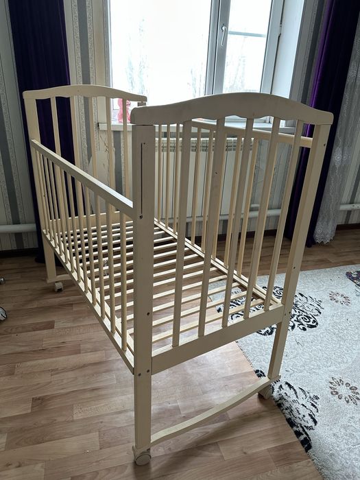 Отдам даром манеж кровать