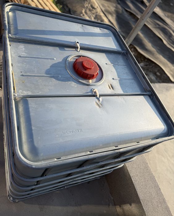 Butoi/Bazin/cub de 1000l/o tona invelit in tabla