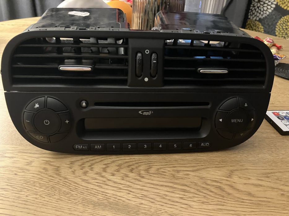 Radio Cd Original Bosh ( CADOU sistem ventilatie)pentru Fiat 500 2007-2014