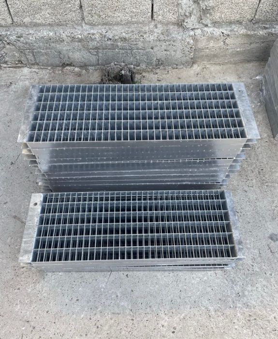 trepte zincate galvanizate