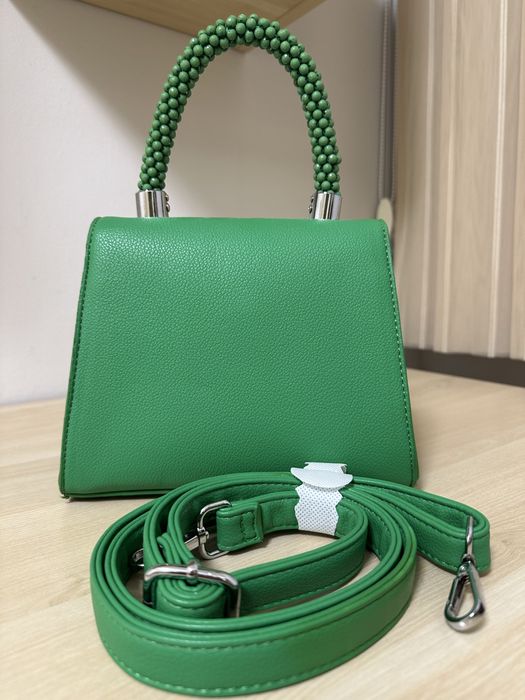 Зелена малка чанта