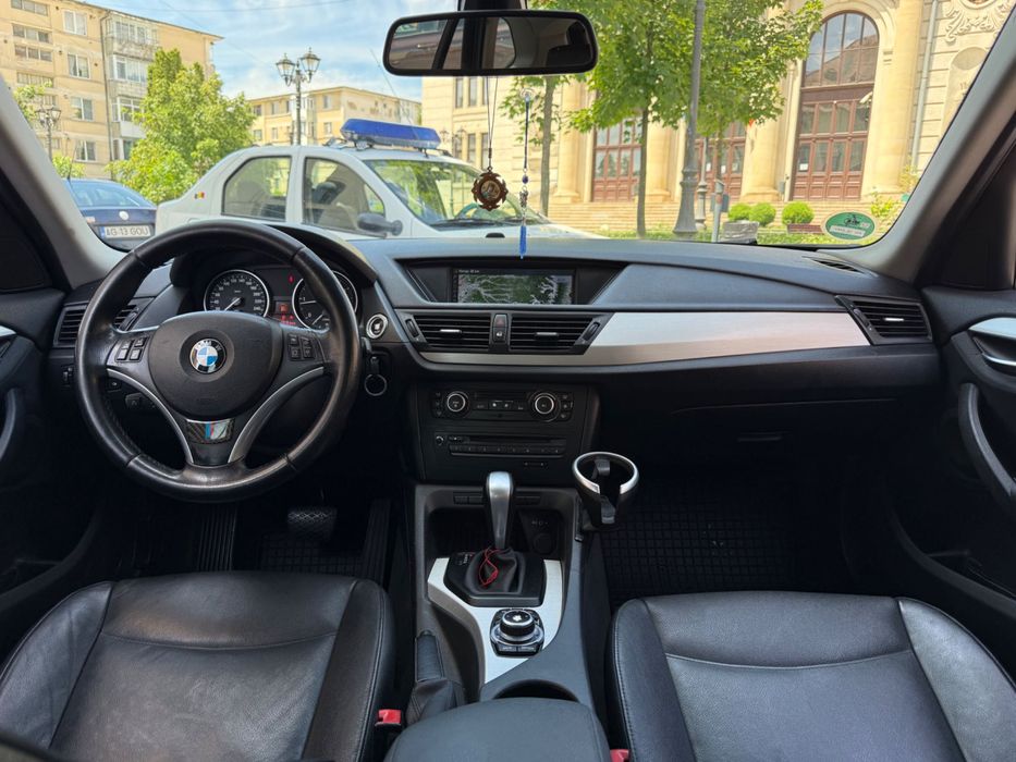 SUV * BMW X1 * X-Drive * Alb Perlat * Automat * Navi * Piele
