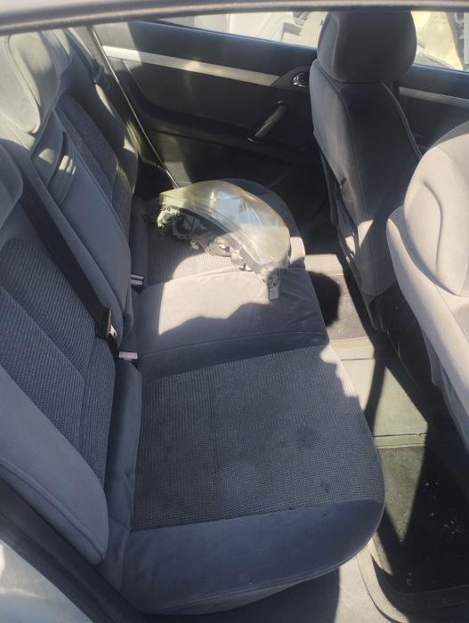 Пежо 407 седан продава се само на части