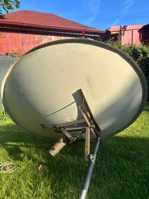 Antena satelit 1.4m, din aluminium montura polara cu actuator si LNB