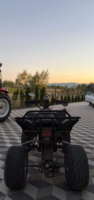 vând atv în stare foarte bună de funcționare de 250cc
