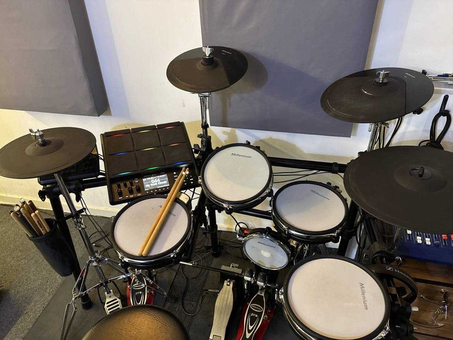 Уроки игры на барабанах/ударной установке