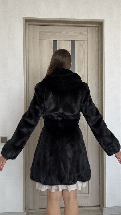 Продам шубу норковую