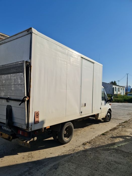 Ford Transit 2005 cu suprastructura inchisa si lift
