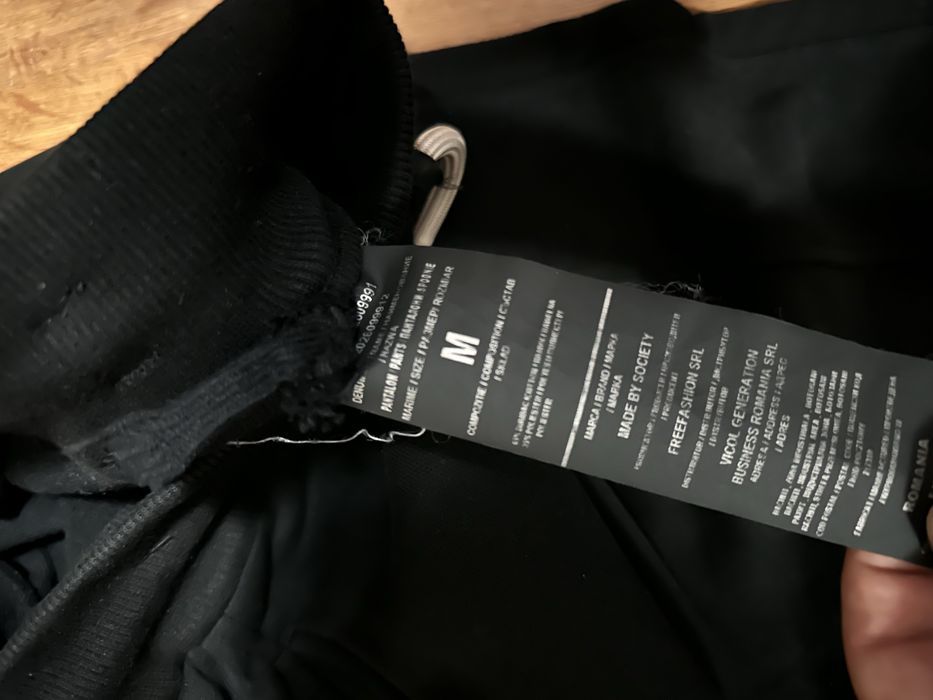 Pantaloni made by society