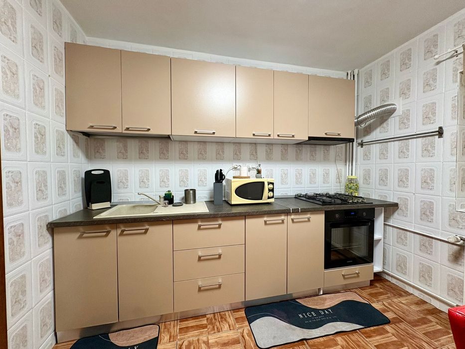 Inchiriez apartament 3 camere mall Vitan