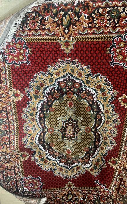 Гилам. Ковёр 2,5/3,5. Не Шерстяная Красивый и яркий.