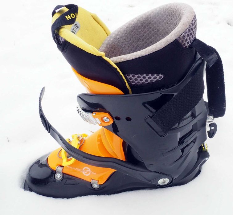 Clăpari tură Scarpa Vector mărimea 280/42