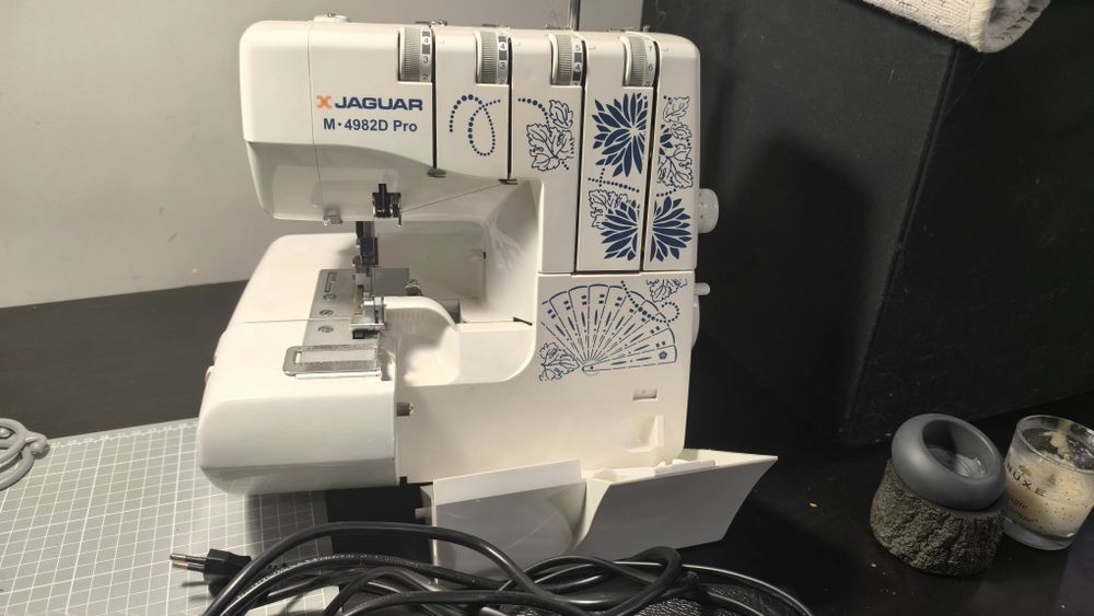 оверлок Yaguar M-4982D Pro