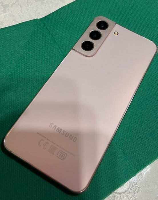 Продам телефон Samsung S22