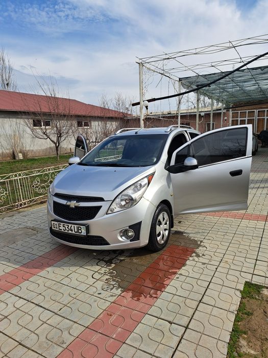 Спарк срочно сотилади