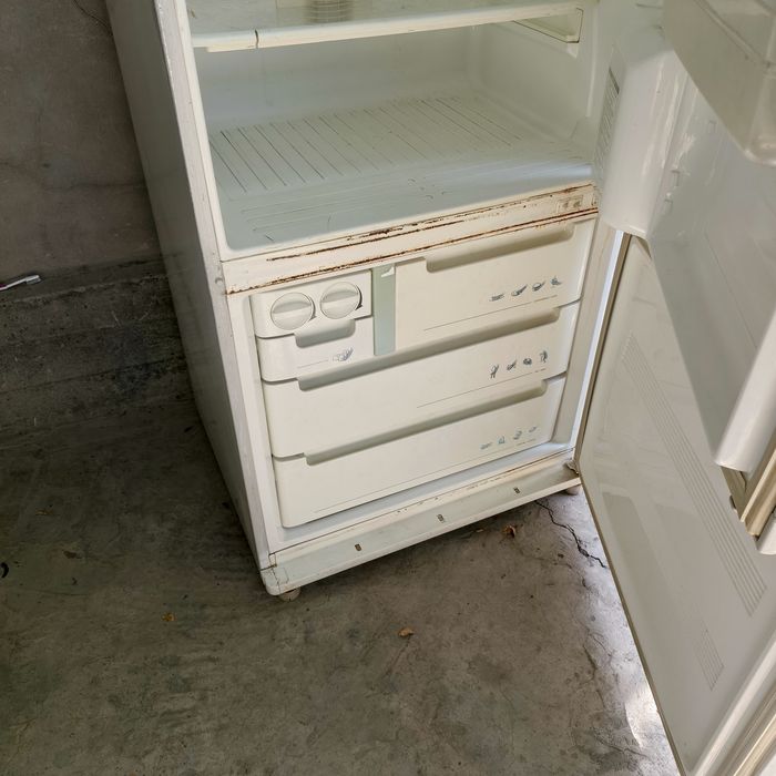Продоется холодильник