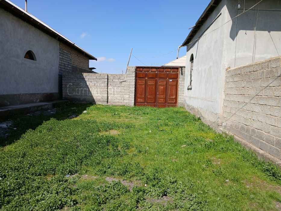 Уй ховли сотилади. Паярик Эшимоксок киш Коллеж оркасида