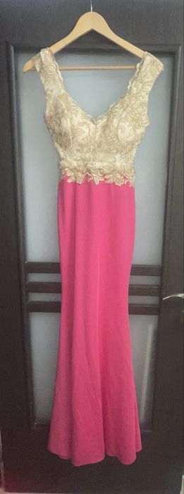 Rochie Atmosphere lunga ciclam si bust din dantela aurie
