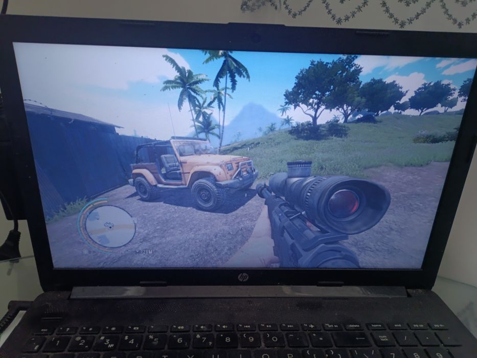 Ноутбук сотилади